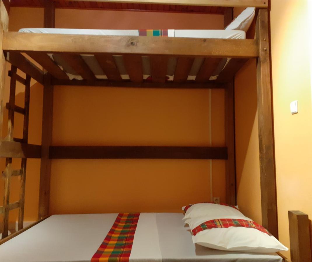Martinique Hostel Sainte-Luce Ngoại thất bức ảnh